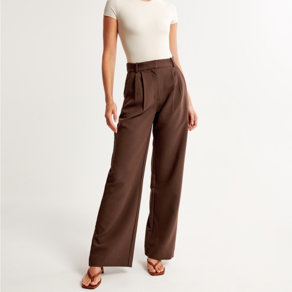 Abercrombie Sloane Tailored Pant in Dark Brown